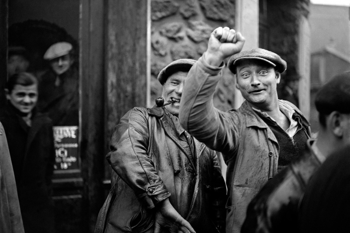 Manifestation populaire du Front populaire en 1936 à Paris